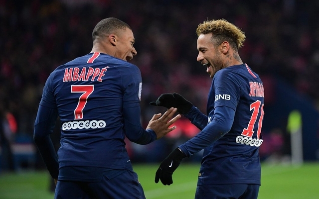 Video Neymar S Birthday Gift For Mbappe During Psg Training