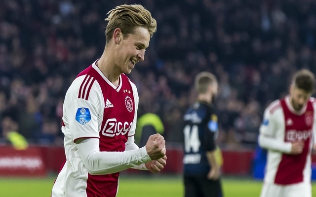 Frenkie-De-Jong-celebrating-for-Ajax