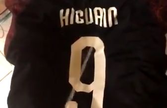 higuain shirt video