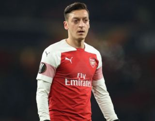 Arsenal ready to offer Mesut Ozil in bid to beat Liverpool 