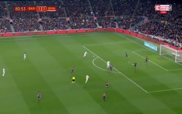 Bale-terrible-miss-during-El-Clasico-Copa-Del-Rey-Semi-final1