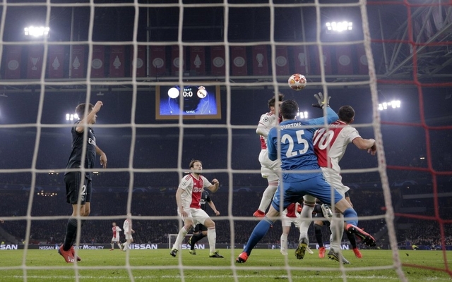 Courtois-in-action-for-Real-Madrid-vs-Ajax-in-Champions-League