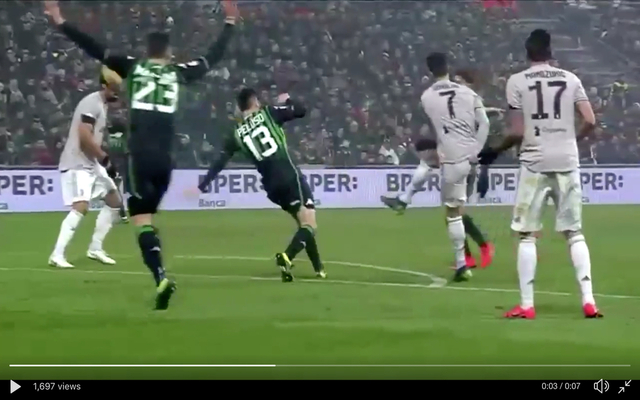 Ronaldo-smashes-the-ball-into-Khediras-face-during-Juventus-match