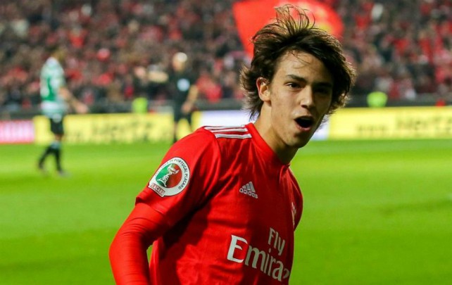 joao felix in action for benfica