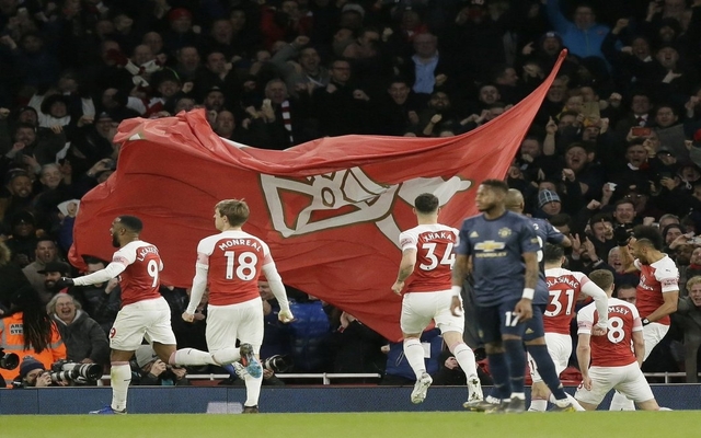 Arsenal-celebrate-win-vs-United
