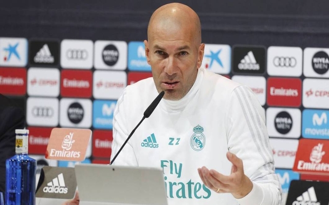 Zidane-talking-to-press