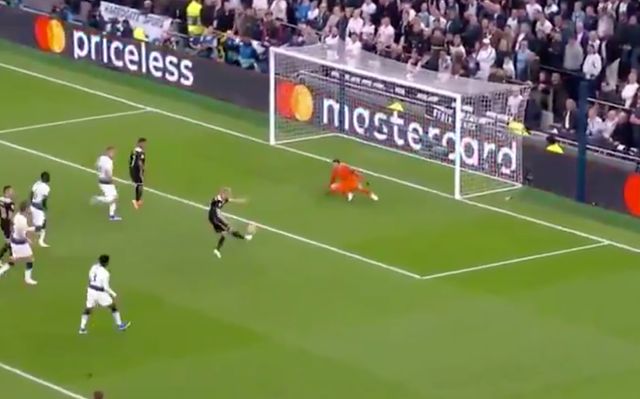 Van-de-Beek-Ajax-goal-vs-Tottenham