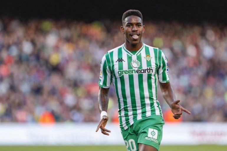 Junior-Firpo-in-action-for-Real-Betis-201819