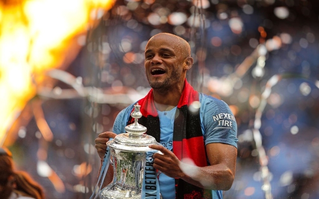 Kompany-lifts-FA-Cup-with-Manchester-City