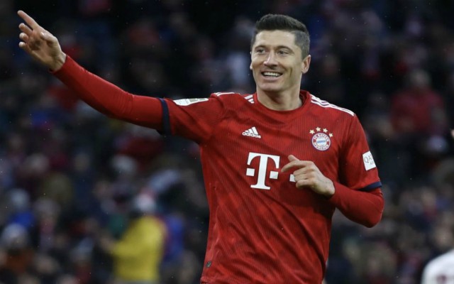 Robert Lewandowski scores record-breaking 21st goal of the