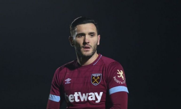 Lucas-Perez-in-action-for-West-Ham