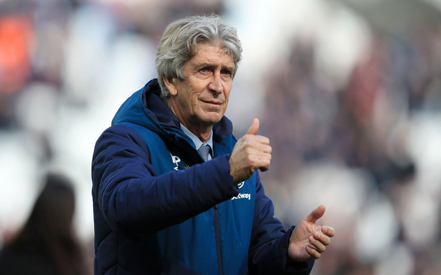 Pellegrini-with-his-thumbs-up-for-West-Ham