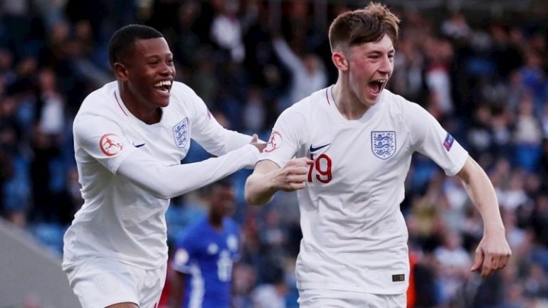 Tulloch-and-Barry-celebrating-for-England