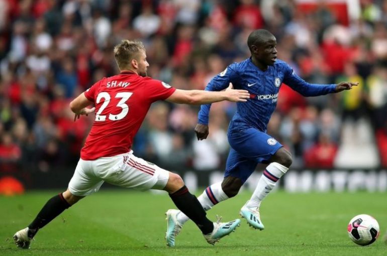 Shaw-in-action-for-United-against-Chelsea