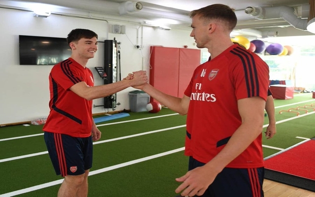 Tierney-and-Holding-in-Arsenal-training