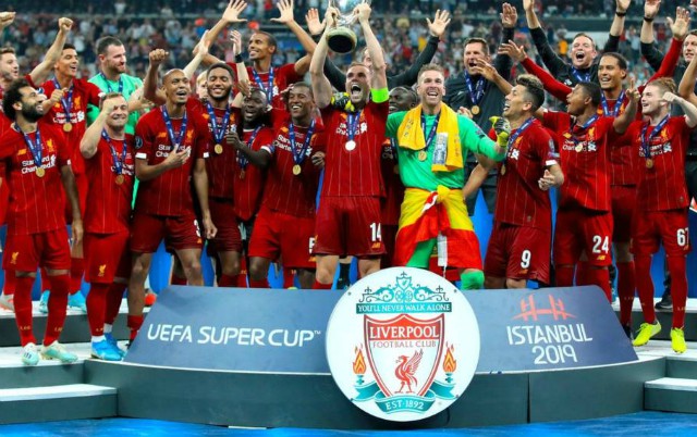 liverpool-super-cup-trophy