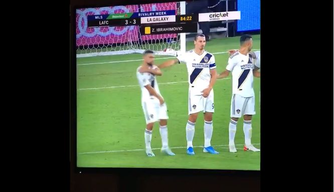 zlatan-shove