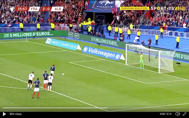Video-Griezmann-penalty-miss-for-France
