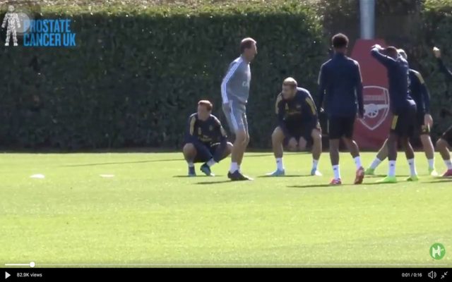 Video-Ozil-looks-lazy-in-Arsenal-training