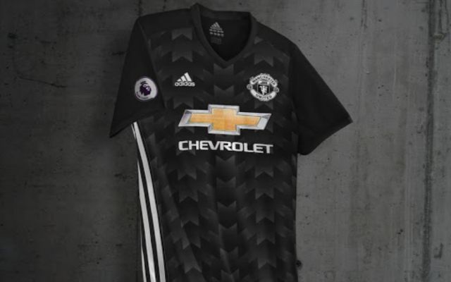 manchester united black and white jersey