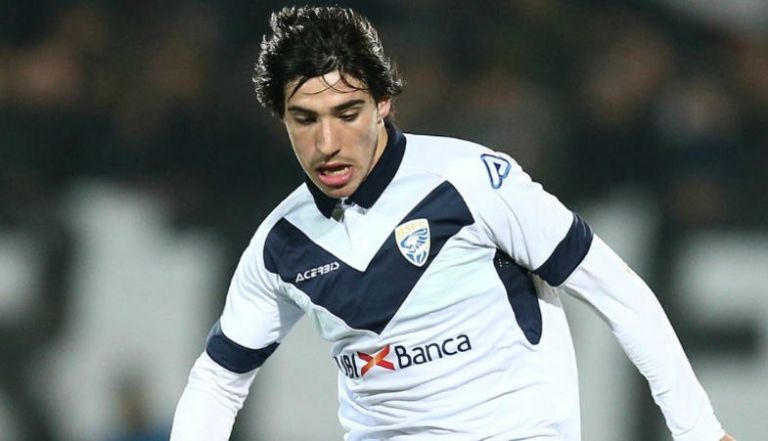 Sandro Tonali Manchester United transfer considered