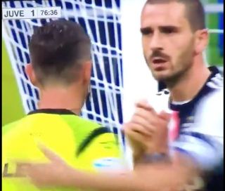 Video Bonucci High Fives Rocchi In Inter Juventus Clash