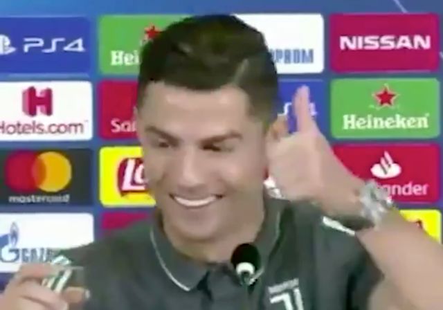 Cristiano-Ronaldo-reporters-Lokomotiv-Moscow