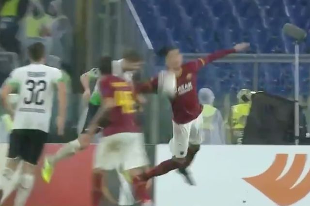 Smalling-penalty-Roma