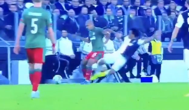 Juventus Cuadrado tackle video