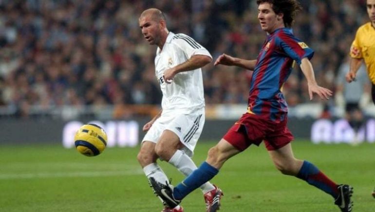 Messi-and-Zidane-battle-for-ball