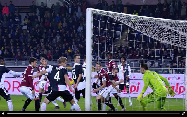 Video-De-Ligt-gets-away-with-handball-for-Juventus