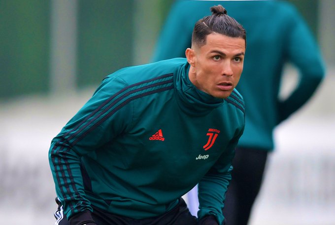 Looking cool 😍 'Fashion icon' Ronaldo has a new look