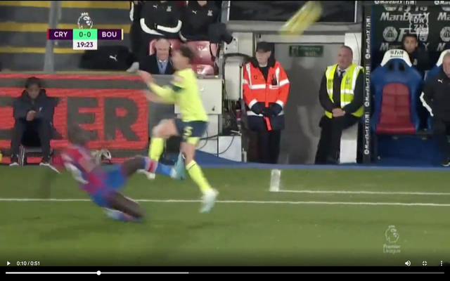 Video-Sakho-sent-off-for-Palace-vs-Bournemouth