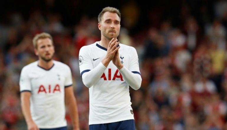 tottenham-eriksen-clapping