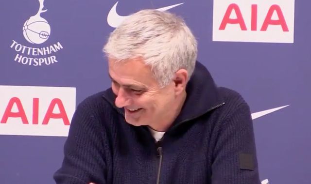 Video Mourinho Trolls Reporter Over Fernandes To Man Utd Talk 