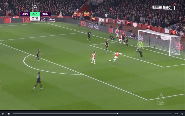 Video-Pepe-scores-for-Arsenal-vs-Man-United