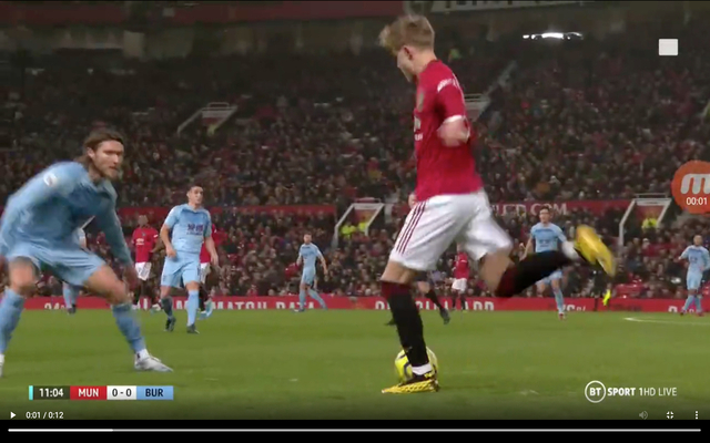 Video-Williams-outside-foot-pass-for-United-vs-Burnley