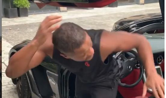 evra-bumps-head