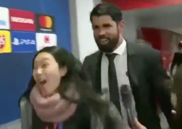 Diego-Costa-coughing-reporters