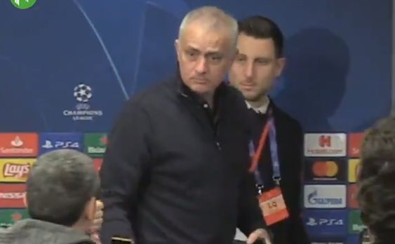 mourinho-with-reporter