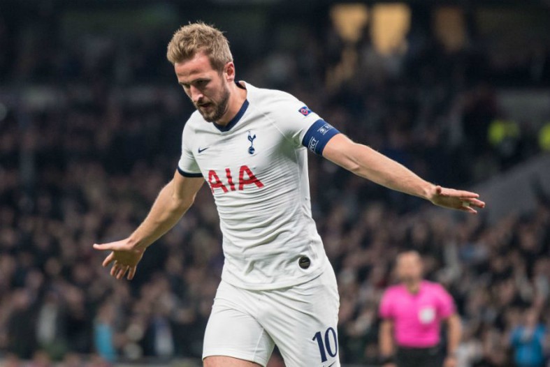 harry kane celebrating a goal