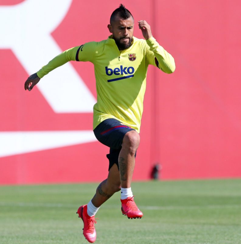 arturo-vidal-back-in-training