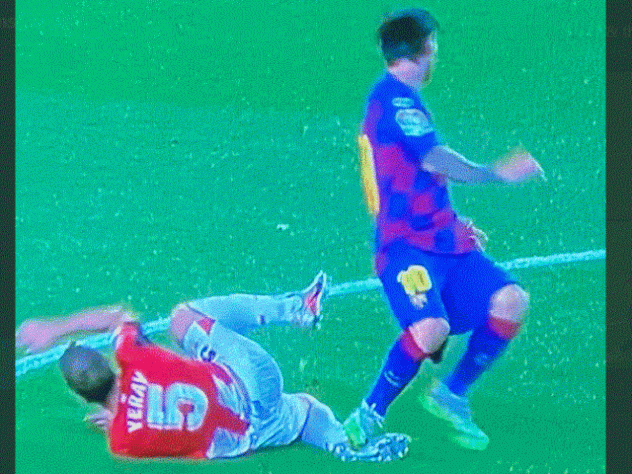 Video: Lionel Messi escapes red for a horror tackle vs Bilbao