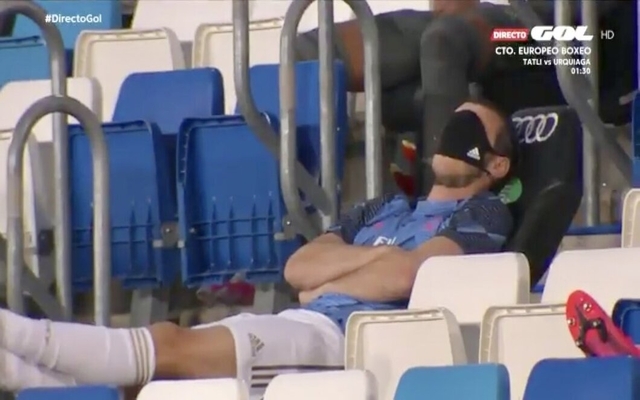 (Photo) - Gareth Bale sleeping on Real Madrid bench