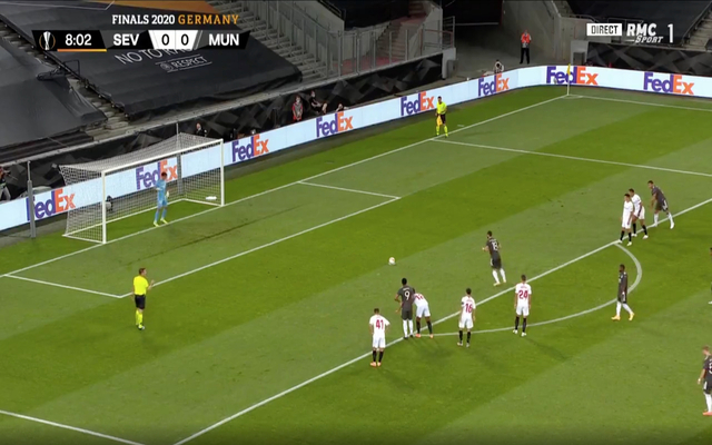 Video - Fernandes scores penalty vs Sevilla