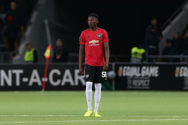  Man United starlet signs new long-term contract before heading out on loan to Championship side