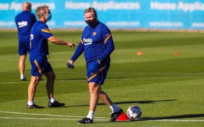 Ronald Koeman in Barcelona training