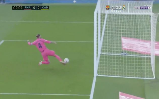 Video - Sergio Ramos clearance for Madrid vs Cadiz