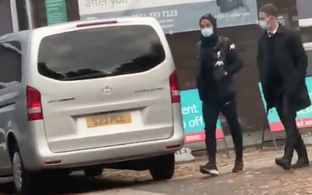 Video - Thiago looks fine walking away from hospital