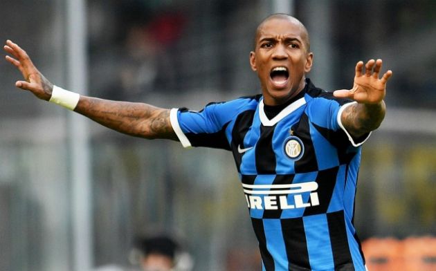 ashley young in action for inter milan